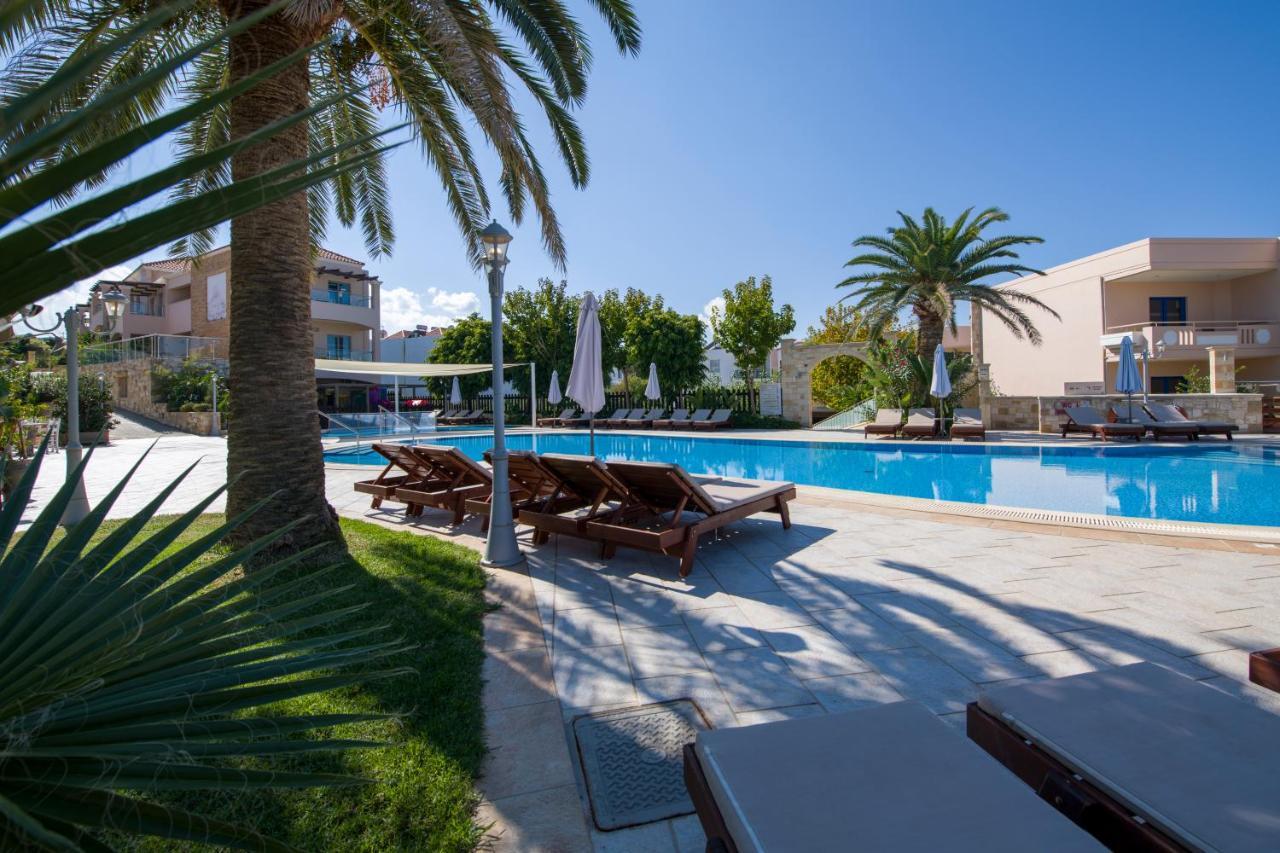 Isida Hotel Agia Marina Exterior foto