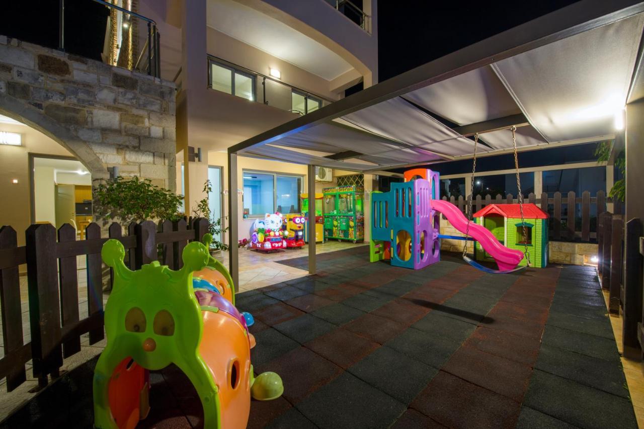Isida Hotel Agia Marina Exterior foto
