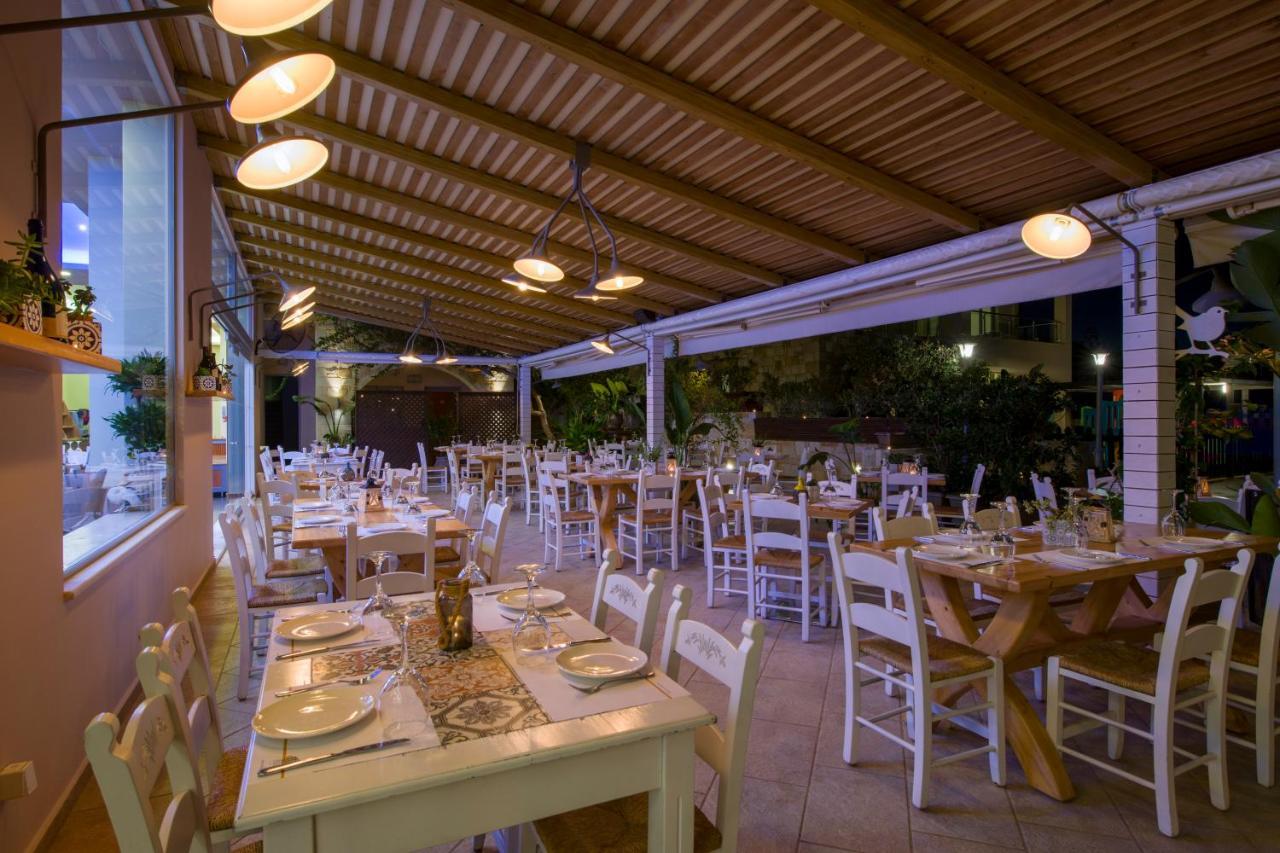 Isida Hotel Agia Marina Exterior foto