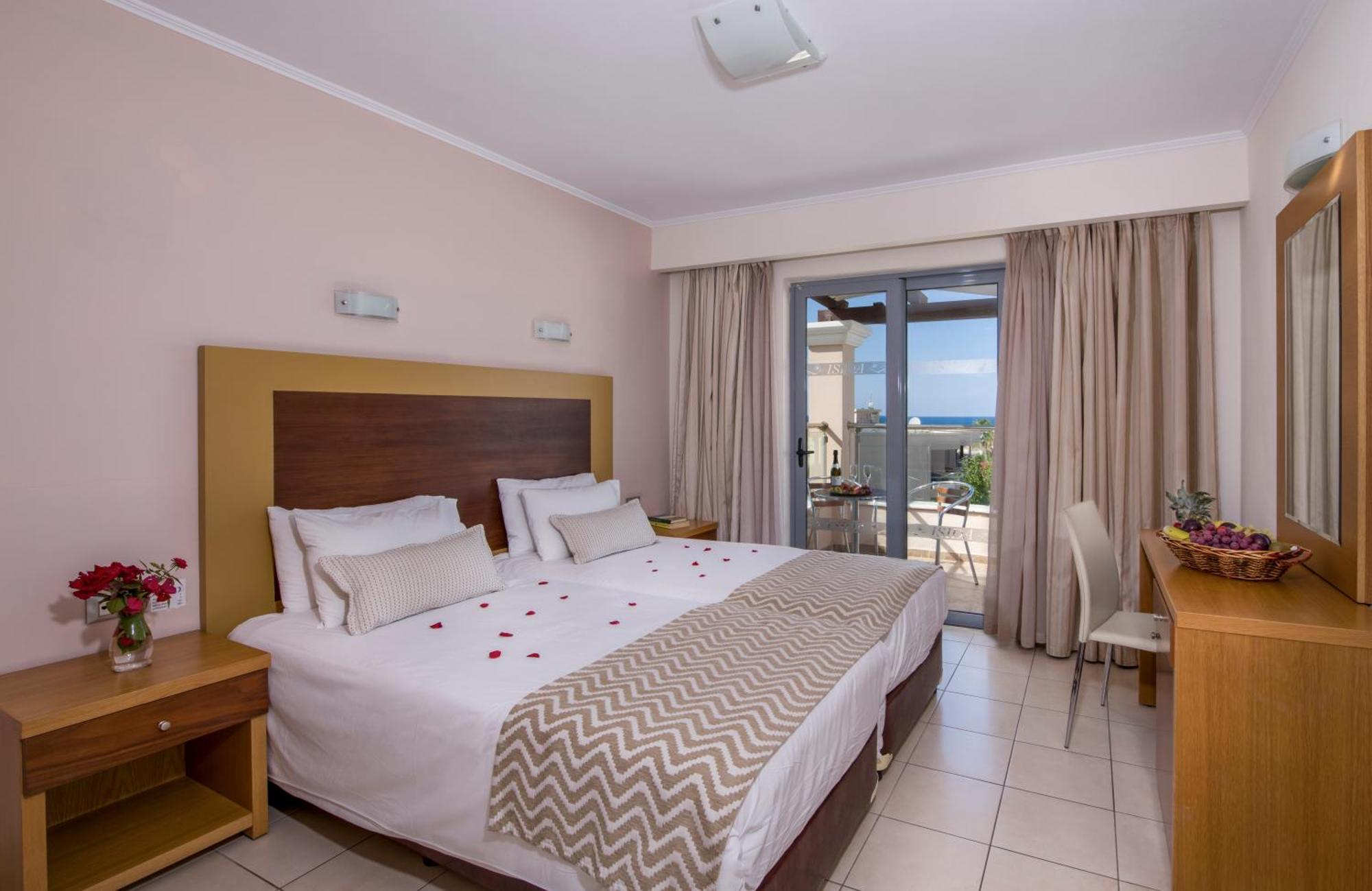 Isida Hotel Agia Marina Exterior foto
